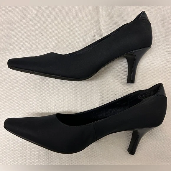 LifeStride- soft system blue close toe heels, size 10M - Picture 4 of 8